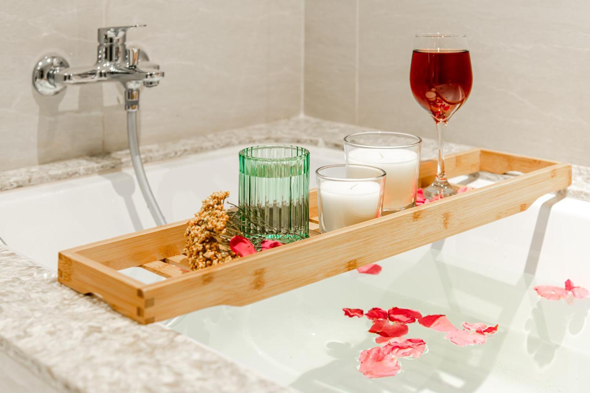 فندق Ascott Star Klcc كوالالمبور المظهر الخارجي الصورة A bathtub caddy