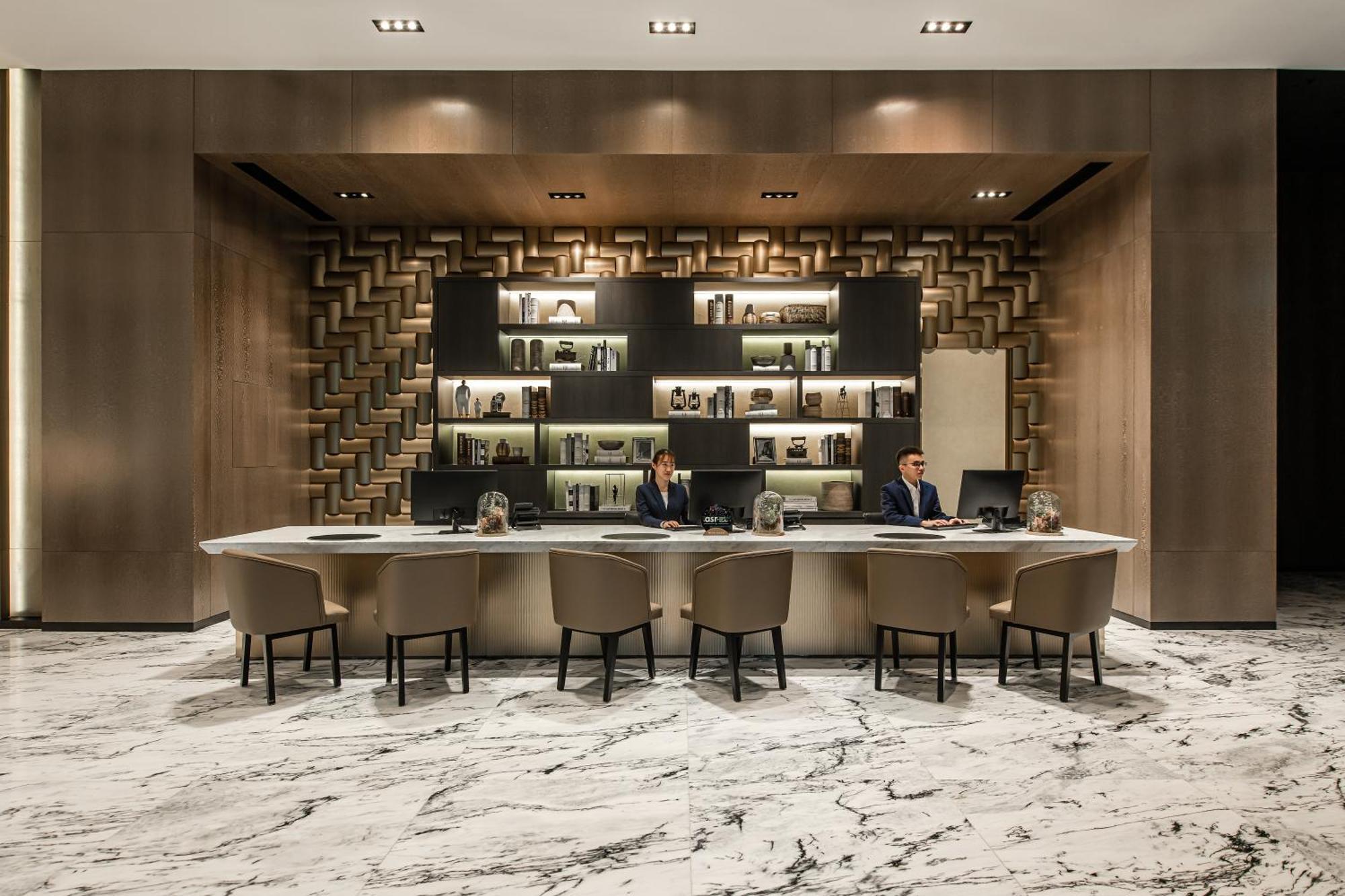 فندق Ascott Star Klcc كوالالمبور المظهر الخارجي الصورة Concierge at The Ritz-Carlton, Hong Kong
